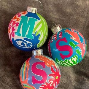 customizable Painted lilly ornaments!